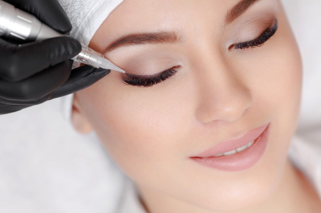 Eyeliner Kalıcı Makyaj